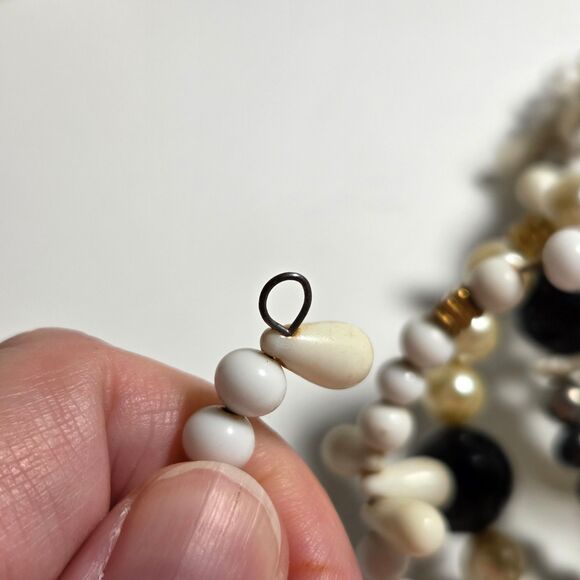 VTG Style Black White Gold Tone Pearl Beaded Memory Wire Coil Bracelet Eclectic - Picture 6 of 10